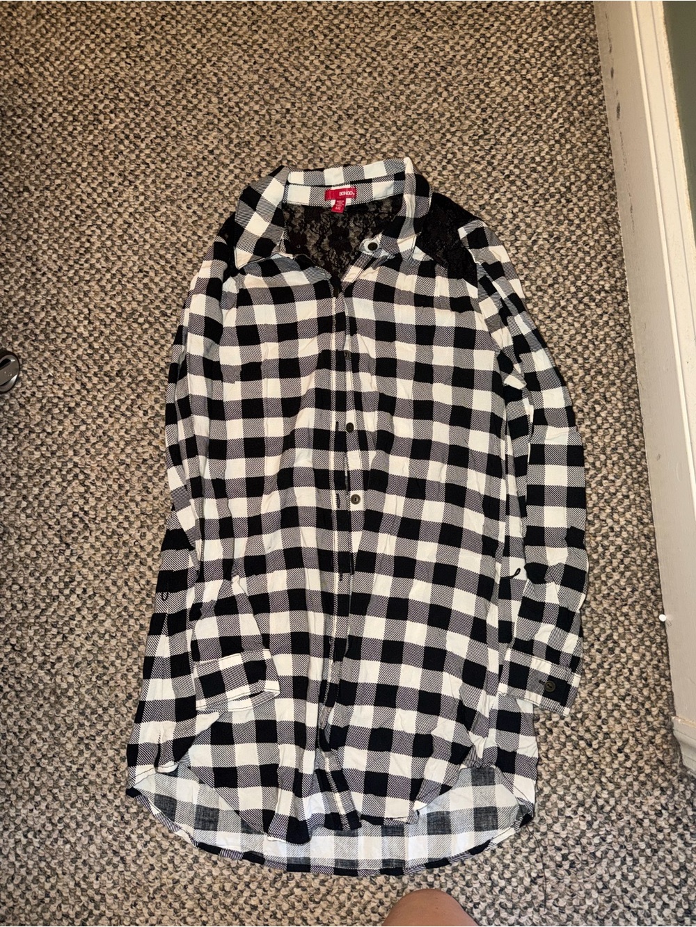Black & White Plaid Women's Button-Up Shirt